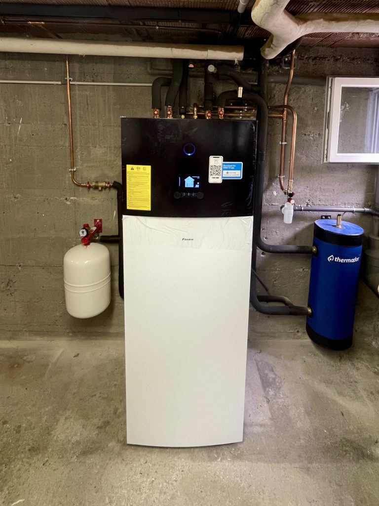 Module intérieur Daikin installé dans un local technique